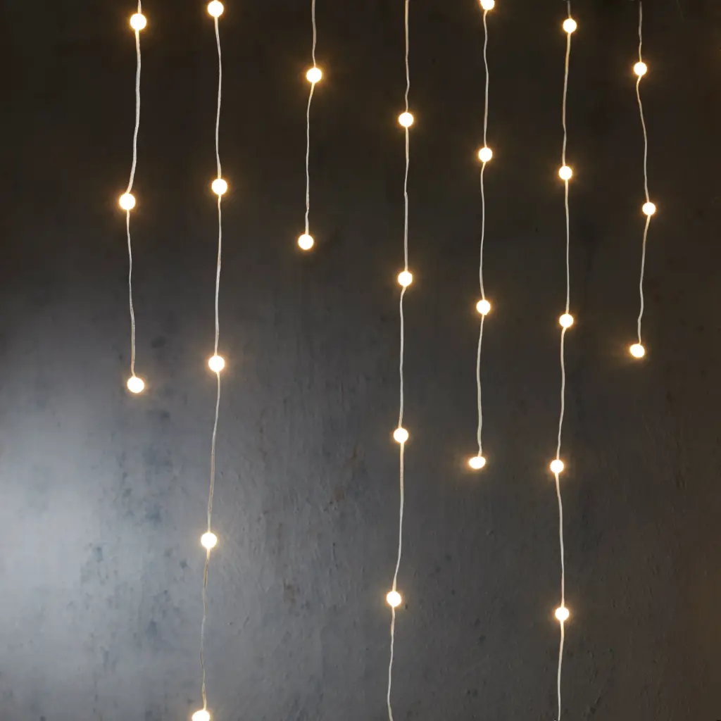 Curtain berry silver classic white 100led IP44 with timer - 9.75x3.25' 